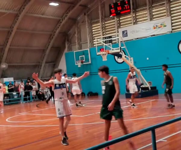 PINHEIROS CONQUISTA VITÓRIA SUADA SOBRE O PALMEIRAS E AVANÇA PARA O FINAL DO ESTADUAL SUB-15